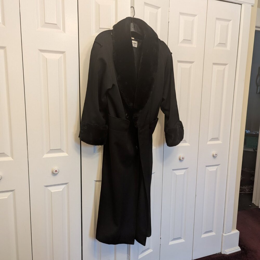 Ladies Irving Posluns Classic Pure Virgin Wool, Size 11/12